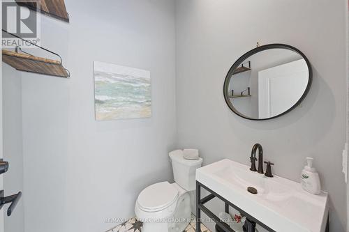 119 Richmond Street, Richmond Hill, ON - Indoor Photo Showing Bathroom