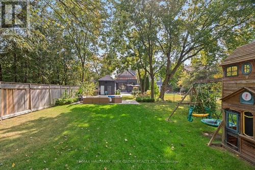 119 Richmond Street, Richmond Hill (Mill Pond), ON - Outdoor With Backyard