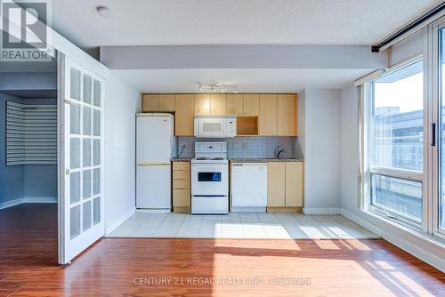 216 - 11 Brunel Court, Toronto, ON - Indoor Photo Showing Kitchen