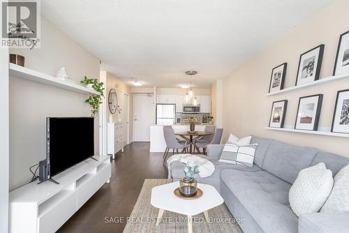 3311 - 81 Navy Wharf Court, Toronto (Waterfront Communities), ON - Indoor Photo Showing Living Room