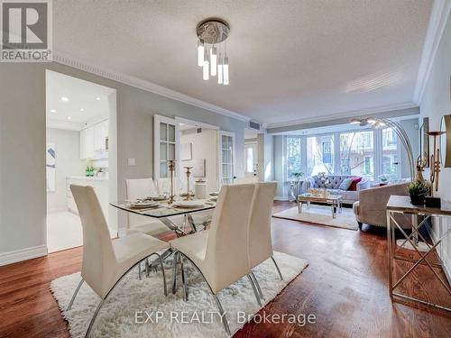 1515 - 28 Sommerset Way, Toronto, ON - Indoor Photo Showing Dining Room