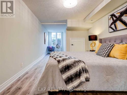 1515 - 28 Sommerset Way, Toronto, ON - Indoor Photo Showing Bedroom