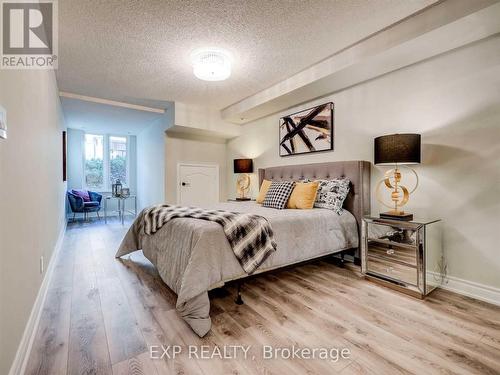 1515 - 28 Sommerset Way, Toronto, ON - Indoor Photo Showing Bedroom