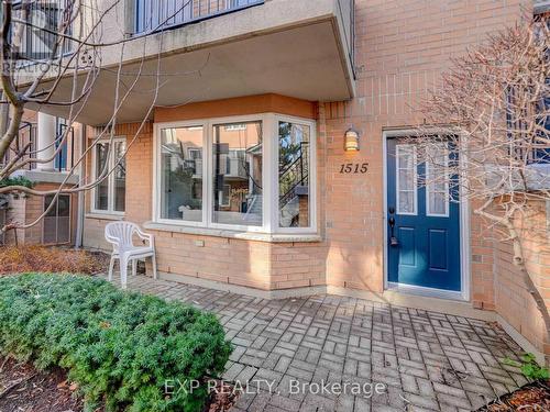 1515 - 28 Sommerset Way, Toronto, ON - Outdoor