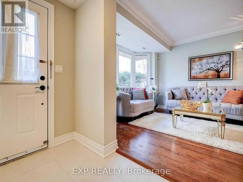 1515 - 28 Sommerset Way, Toronto, ON - Indoor Photo Showing Living Room