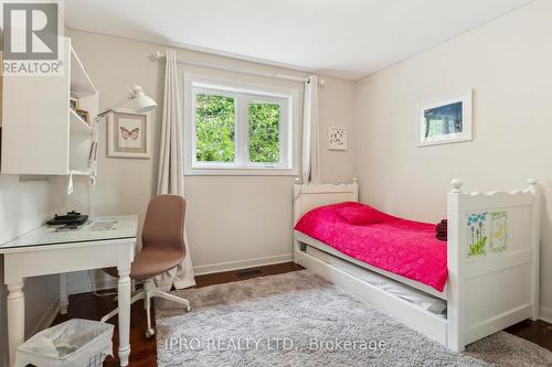 11 Weatherstone Crescent, Toronto (Bayview Woods-Steeles), ON - Indoor Photo Showing Bedroom