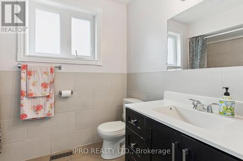 11 Weatherstone Crescent, Toronto (Bayview Woods-Steeles), ON - Indoor Photo Showing Bathroom