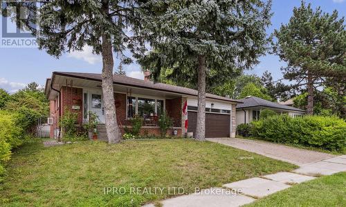 11 Weatherstone Crescent, Toronto (Bayview Woods-Steeles), ON - Outdoor With Facade