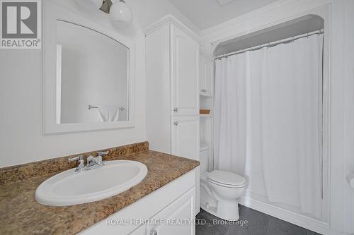 361 Hickling Trail, Barrie, ON - Indoor Photo Showing Bathroom