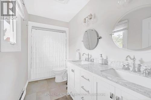 361 Hickling Trail, Barrie, ON - Indoor Photo Showing Bathroom