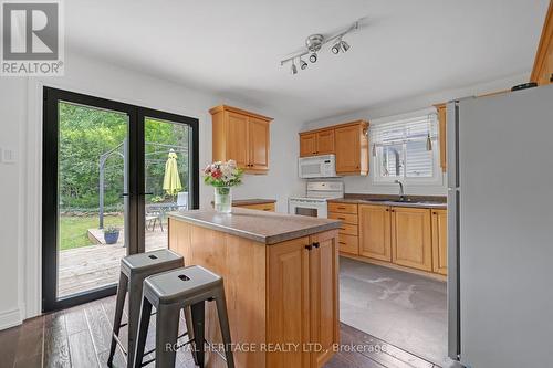 361 Hickling Trail, Barrie, ON - Indoor Photo Showing Kitchen