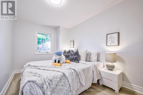 18 Penmarric Place, Toronto (Milliken), ON - Indoor Photo Showing Bedroom