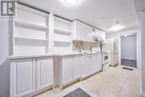 18 Penmarric Place, Toronto (Milliken), ON - Indoor Photo Showing Kitchen