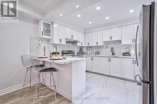 18 Penmarric Place, Toronto (Milliken), ON - Indoor Photo Showing Kitchen With Upgraded Kitchen