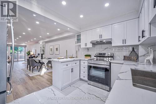 18 Penmarric Place, Toronto (Milliken), ON - Indoor Photo Showing Kitchen