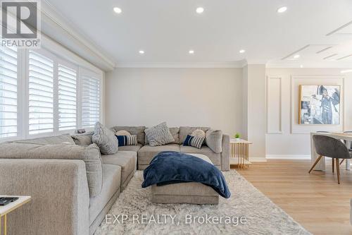 510 Sedan Crescent, Oshawa, ON - Indoor Photo Showing Living Room