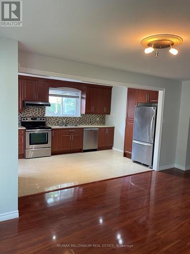 25 Brookdale Crescent, Brampton, ON - Indoor Photo Showing Kitchen