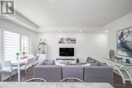 4303 - 2420 Baronwood Drive, Oakville (West Oak Trails), ON - Indoor Photo Showing Living Room