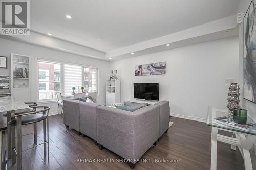 4303 - 2420 Baronwood Drive, Oakville (West Oak Trails), ON - Indoor Photo Showing Living Room