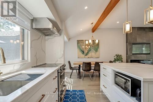 5350 Windermere Drive, Burlington, ON - Indoor Photo Showing Kitchen