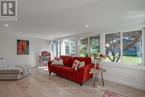 5350 Windermere Drive, Burlington, ON - Indoor Photo Showing Living Room