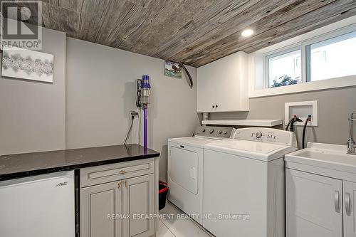 5350 Windermere Drive, Burlington (Appleby), ON - Indoor Photo Showing Laundry Room