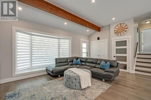 5350 Windermere Drive, Burlington, ON - Indoor Photo Showing Living Room