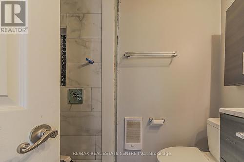 701 Cricklewood Drive, Oshawa, ON - Indoor Photo Showing Bathroom