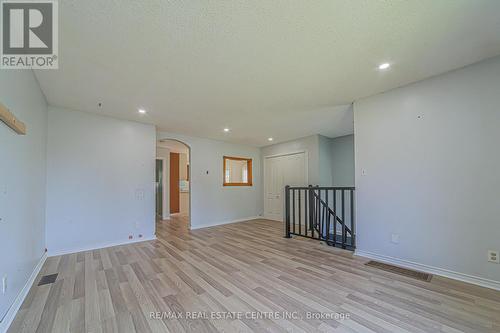 701 Cricklewood Drive, Oshawa, ON - Indoor Photo Showing Other Room