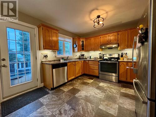 89 Stojko Place, Mt Pearl, NL - Indoor Photo Showing Kitchen With Stainless Steel Kitchen With Double Sink