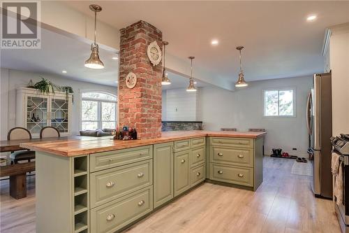 323 Ester Street, Sudbury, ON - Indoor Photo Showing Kitchen