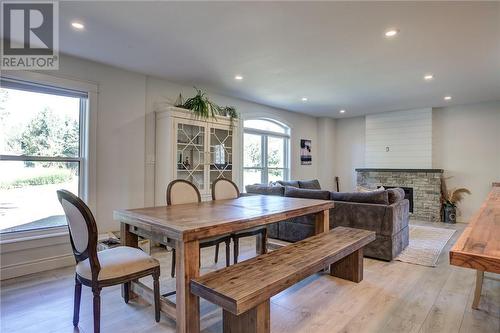 323 Ester Street, Sudbury, ON - Indoor Photo Showing Dining Room