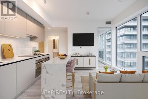 3509 - 55 Mercer Street, Toronto, ON - Indoor Photo Showing Kitchen