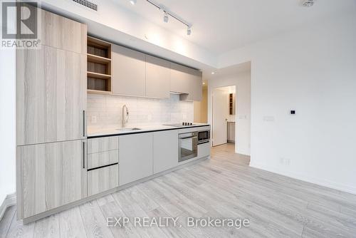 3509 - 55 Mercer Street, Toronto, ON - Indoor Photo Showing Kitchen