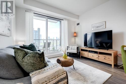 2307 - 130 River Street, Toronto (Regent Park), ON - Indoor Photo Showing Living Room