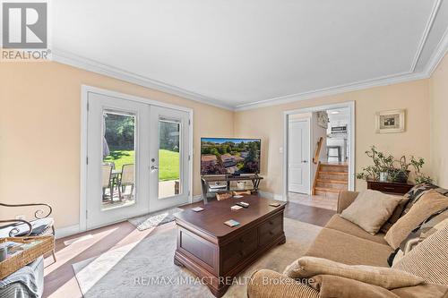 455 Tweedsmuir Street, Oshawa, ON - Indoor Photo Showing Living Room