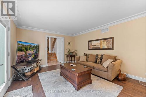 455 Tweedsmuir Street, Oshawa (Mclaughlin), ON - Indoor Photo Showing Living Room