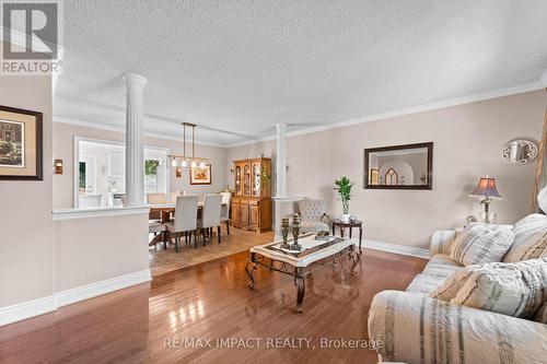 455 Tweedsmuir Street, Oshawa, ON - Indoor Photo Showing Living Room