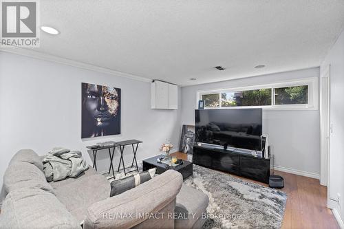 455 Tweedsmuir Street, Oshawa (Mclaughlin), ON - Indoor Photo Showing Living Room