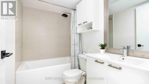 1002 - 2150 Lawrence Avenue, Toronto (Wexford-Maryvale), ON - Indoor Photo Showing Bathroom