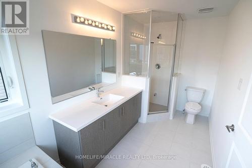 760 Heathrow Path, Oshawa (Samac), ON - Indoor Photo Showing Bathroom