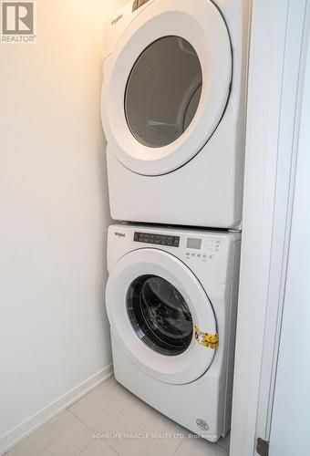 760 Heathrow Path, Oshawa (Samac), ON - Indoor Photo Showing Laundry Room