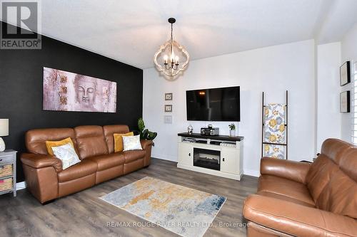 245 Bruce Cameron Drive, Clarington, ON - Indoor Photo Showing Living Room