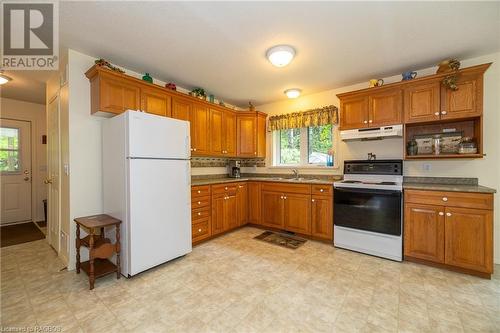 743100 Sideroad 10, Chatsworth (Twp), ON - Indoor Photo Showing Kitchen