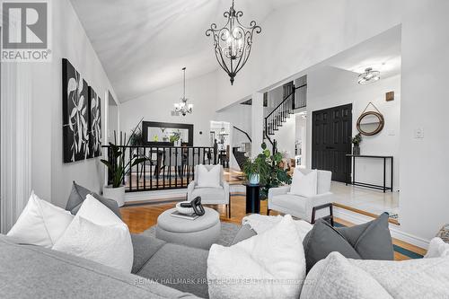 884 Catskill Drive, Oshawa (Northglen), ON - Indoor Photo Showing Living Room