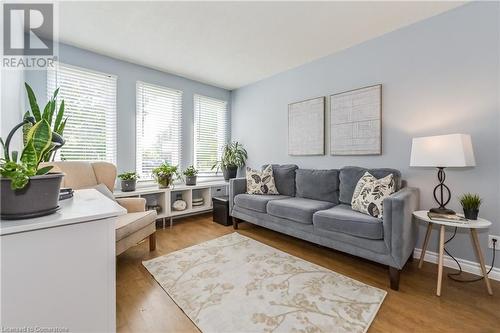 34 Wilson Crescent, Elora, ON - Indoor Photo Showing Living Room