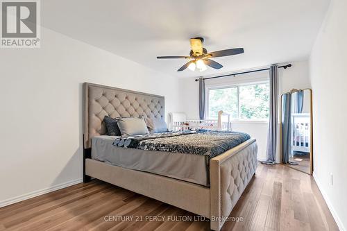 18 - 350 Camelot Court, Oshawa, ON - Indoor Photo Showing Bedroom