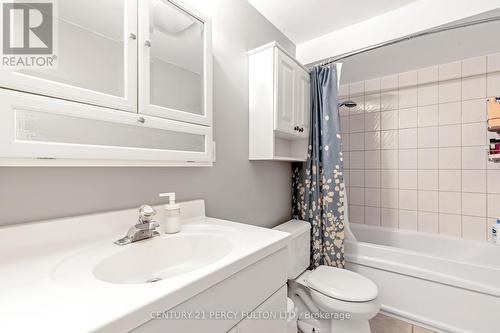 18 - 350 Camelot Court, Oshawa (Eastdale), ON - Indoor Photo Showing Bathroom