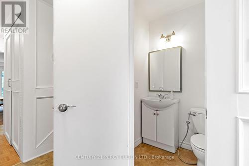 18 - 350 Camelot Court, Oshawa, ON - Indoor Photo Showing Bathroom