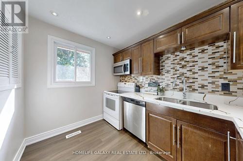 35 Blacktoft Drive, Toronto (Rouge), ON - Indoor Photo Showing Kitchen With Double Sink With Upgraded Kitchen